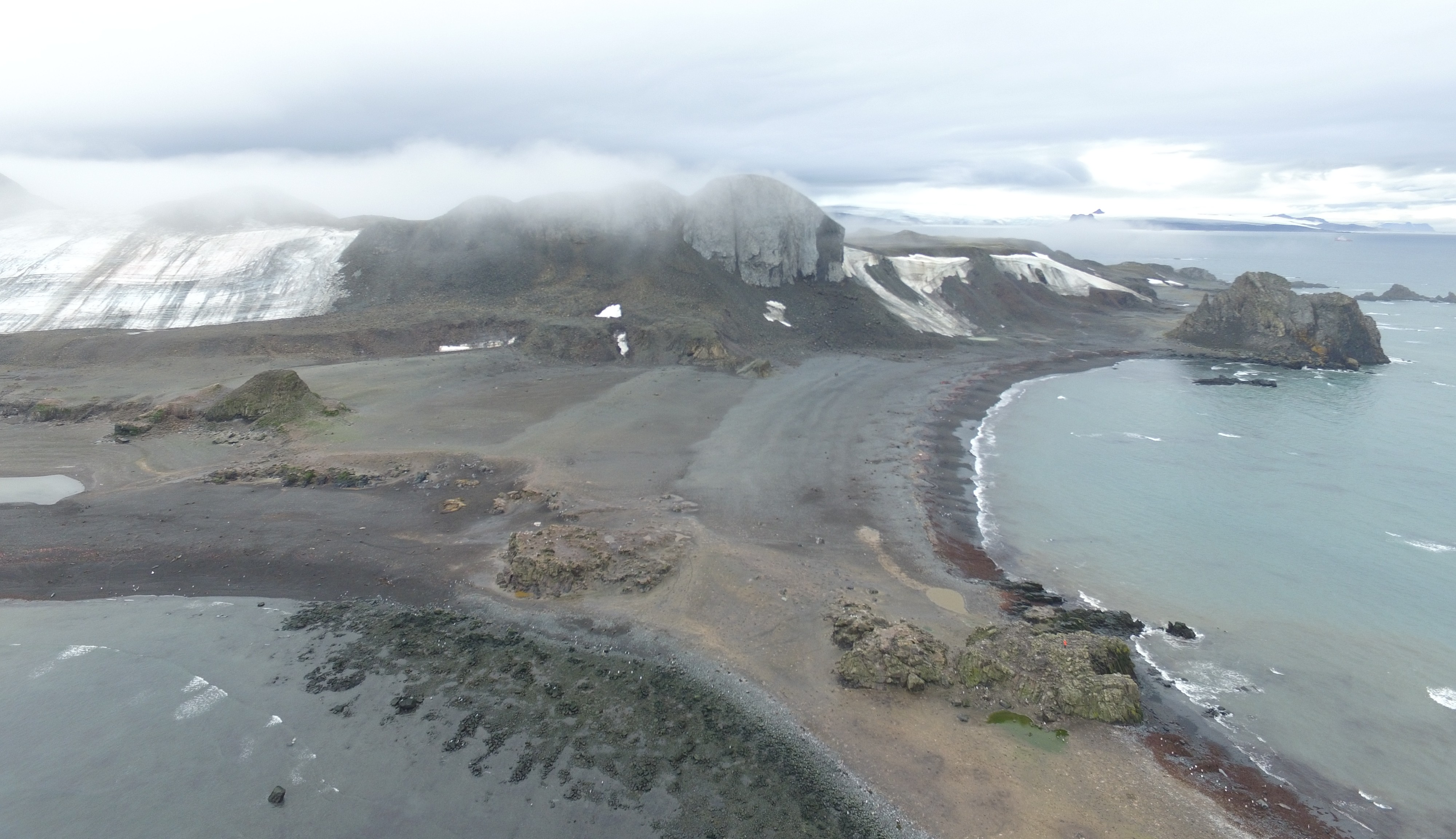 Mountain peaks used as glacial dipsticks